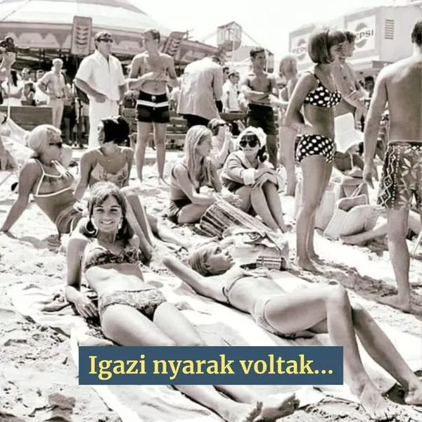 Fiatal nő a Balaton-parton a 80-as években, korabeli bikiniben és napszemüvegben. Retró nyári divat.